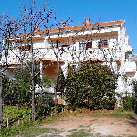 Apartments Kresimir Beauty With Shadow Trees And Parking Place Pag Town Zewnętrze zdjęcie