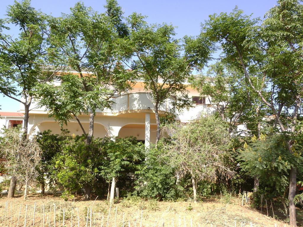 Apartments Kresimir Beauty With Shadow Trees And Parking Place Pag Town Zewnętrze zdjęcie